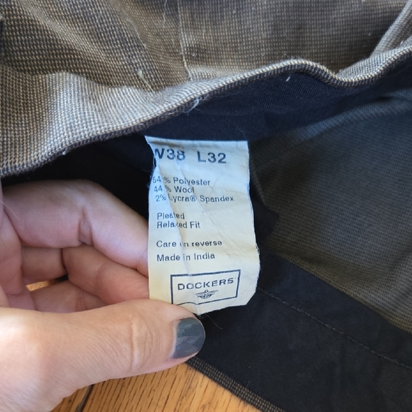 Dockers Brown Pleated Trousers - Picture 3 of 4